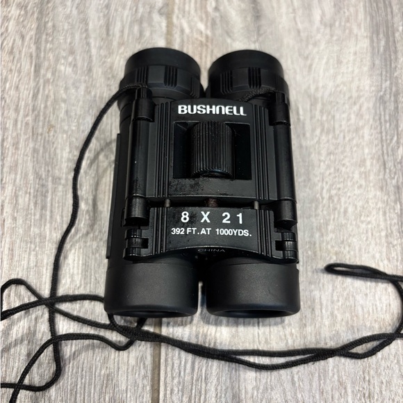 Bushnell 8 x 21 Binoculars with Case - Picture 3 of 6